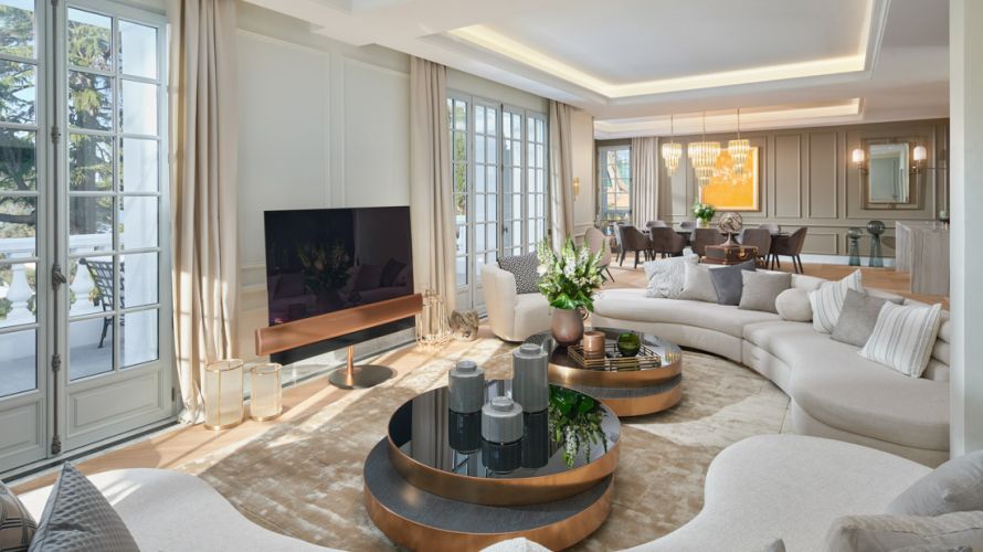 Riviera Living - Villa La Sauvagette - Cap d'Antibes - Vue intérieure - Salon / Salle à manger